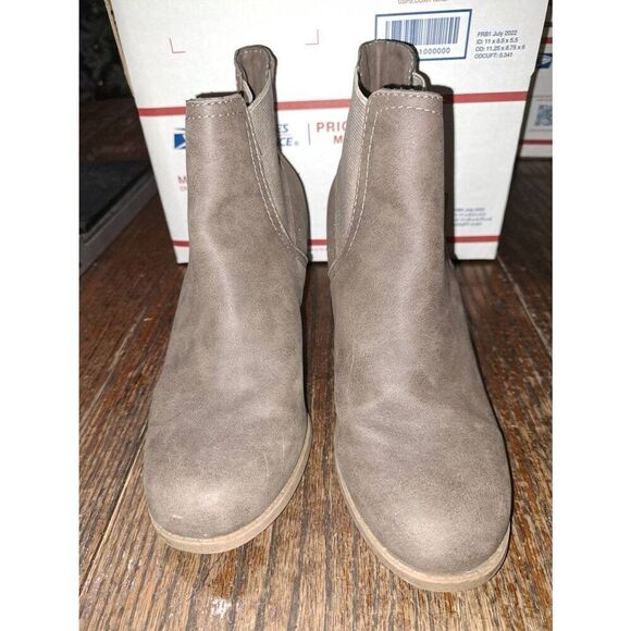 9M Rampage Brown Ram Mousy Wedge Heel Ankle Boots Booties Shoes Stretch Gore - Picture 2 of 7